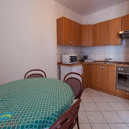 With Terrace And Sea View Apartment Malinska