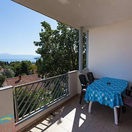 With Terrace And Sea View Malinska
